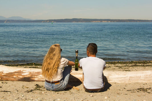 Summer Isn't Over Yet! Tips for Toasting to Fall with One Last Beach Picnic